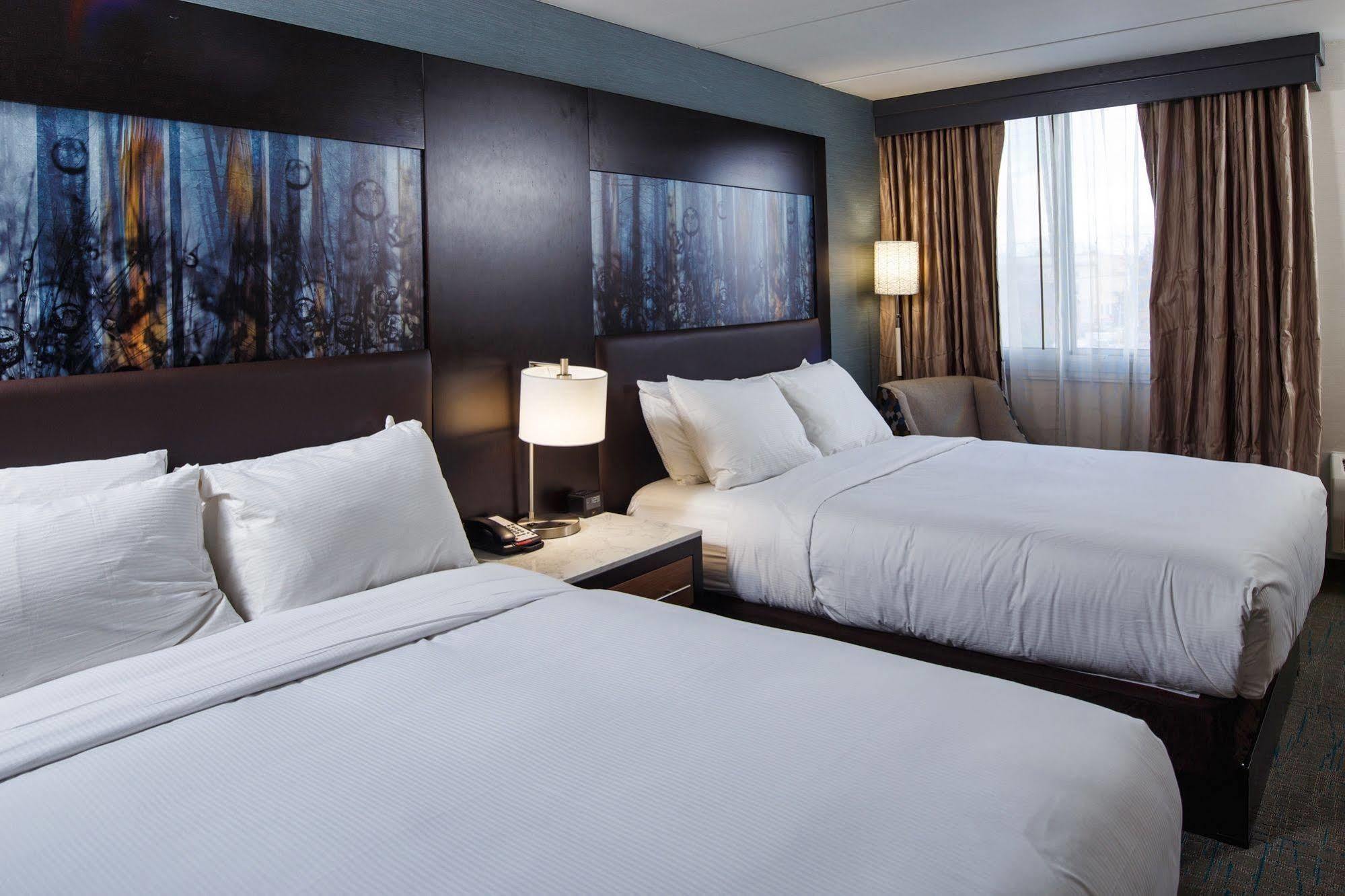 Doubletree By Hilton Neenah Exteriör bild